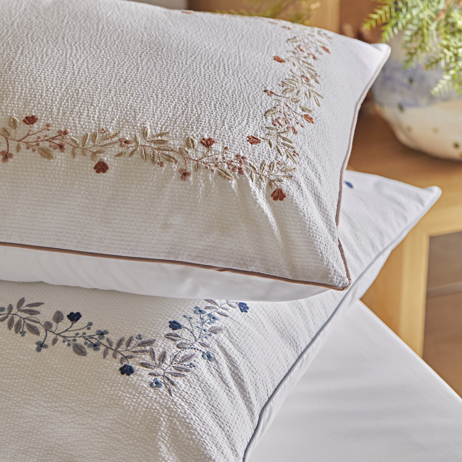 Flora 4 Piece Bedding Set