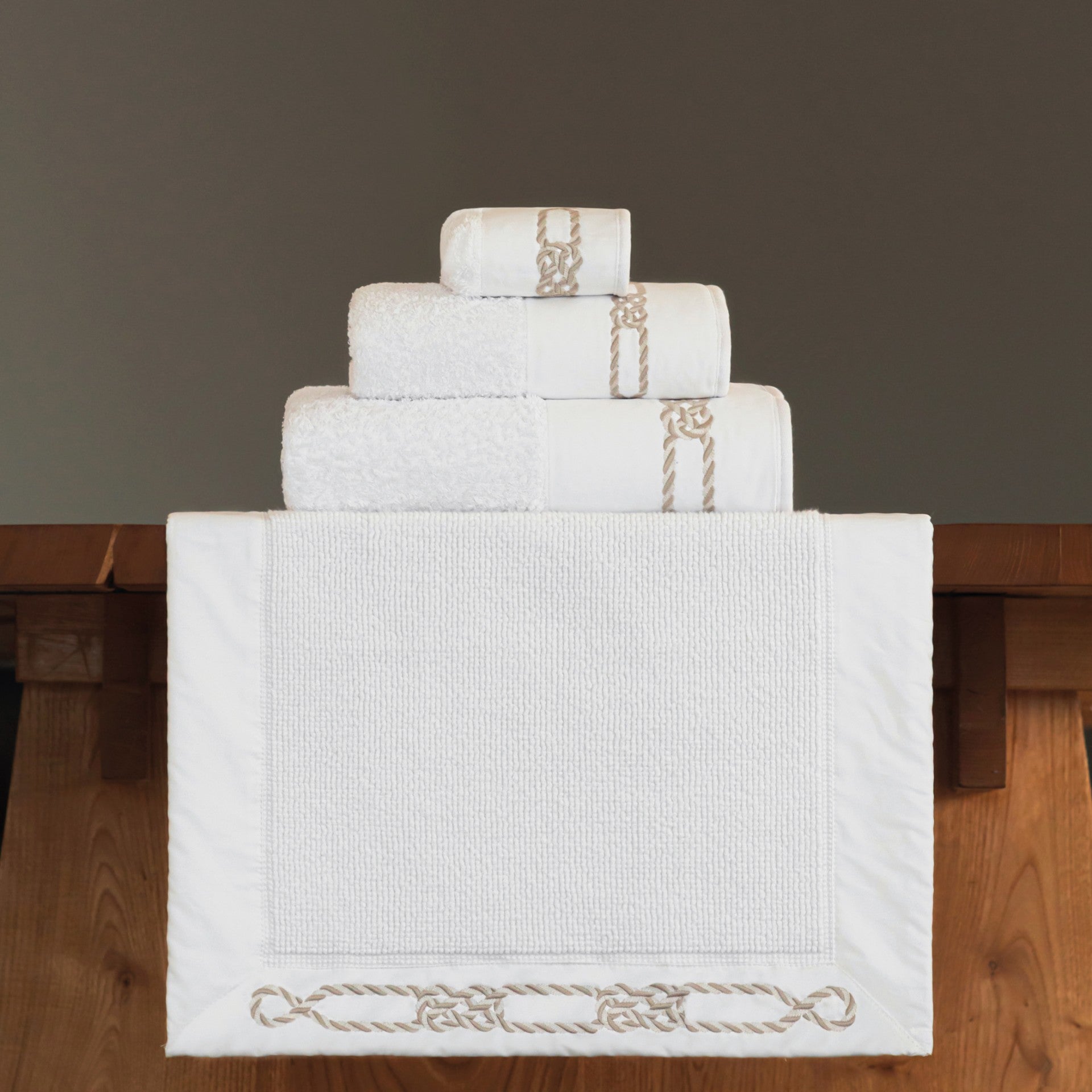 Velluto Towels