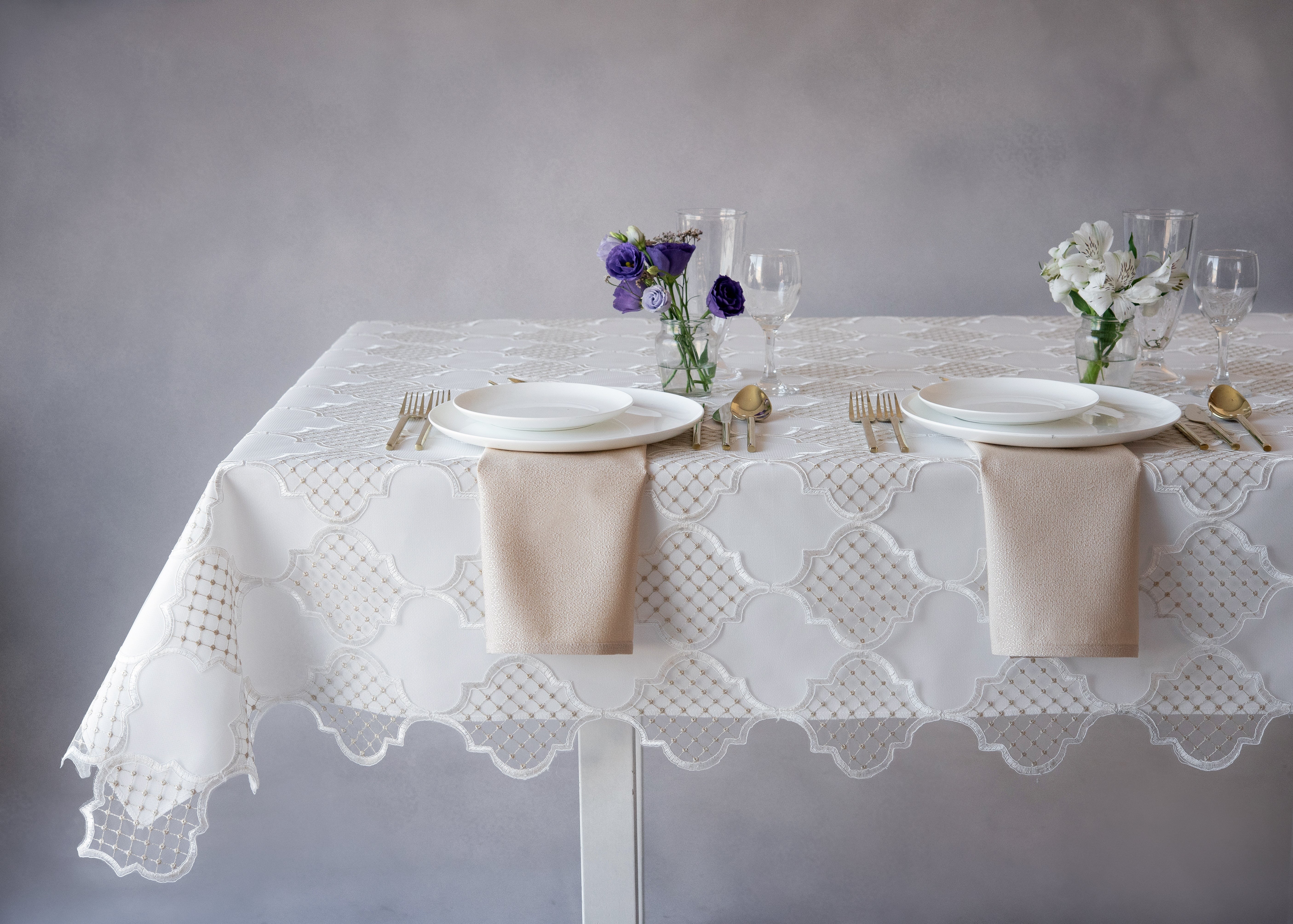 Kingston Tablelcloth