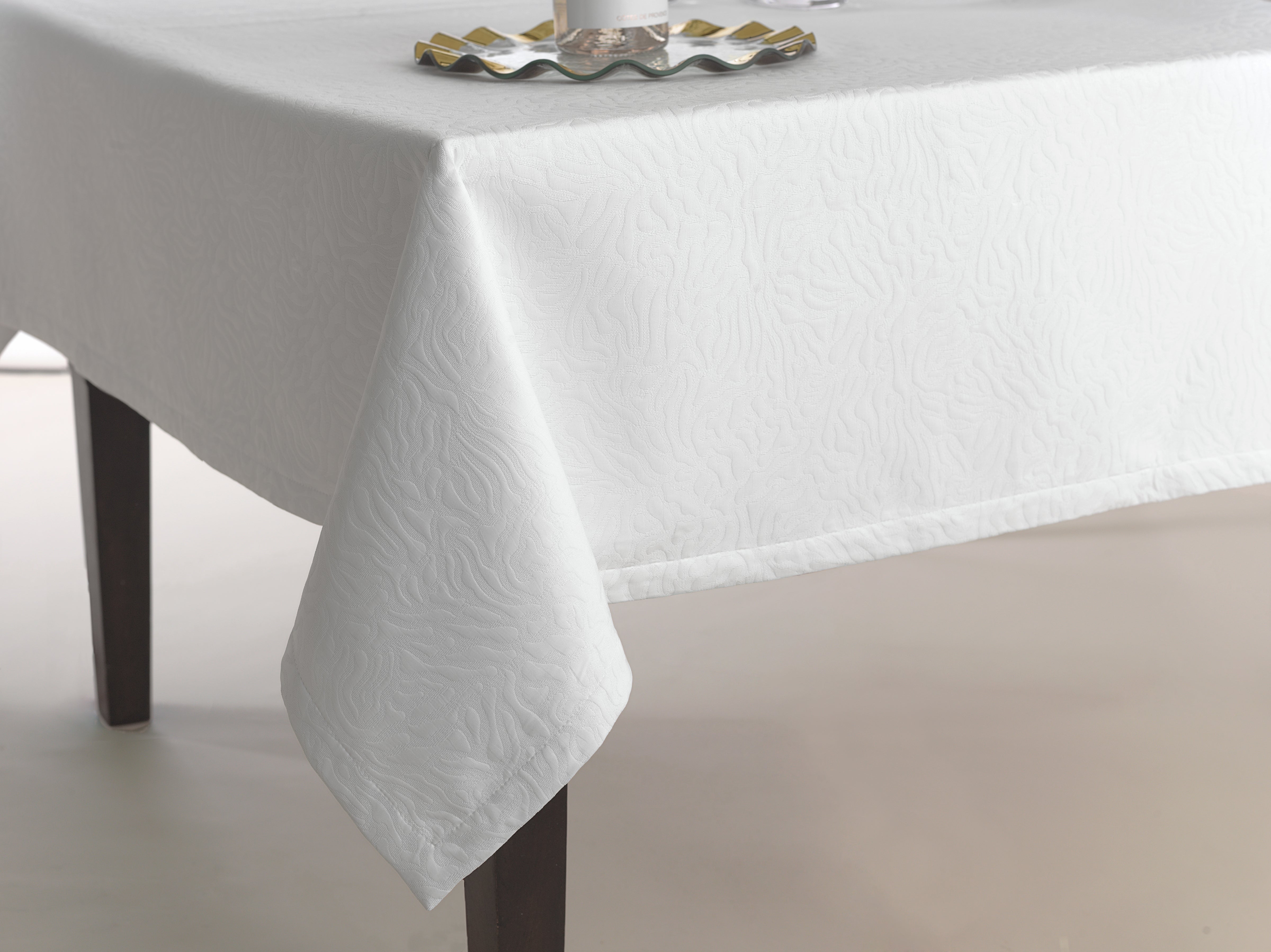 Trend White Tablecloth