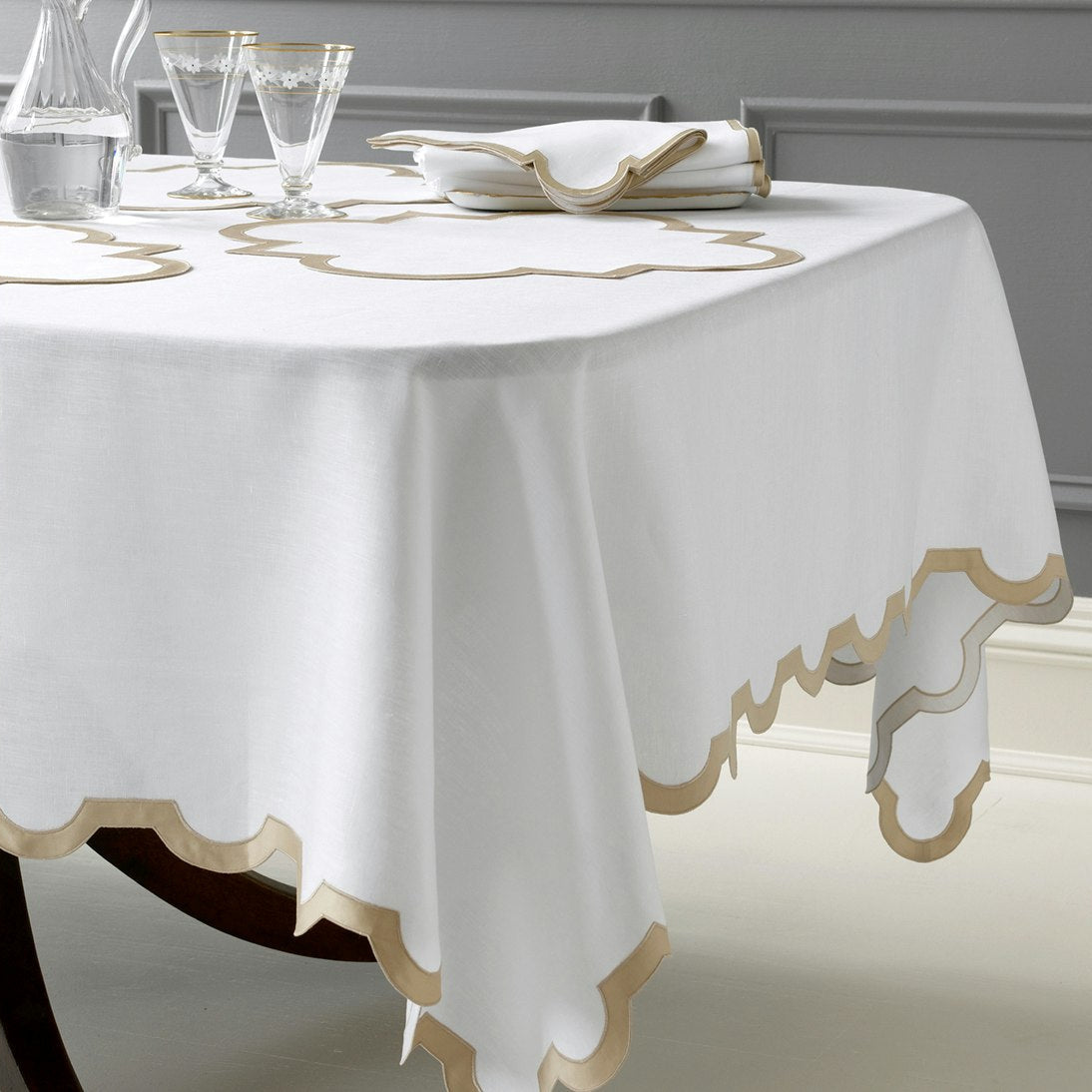 Mirasol Tablecloth