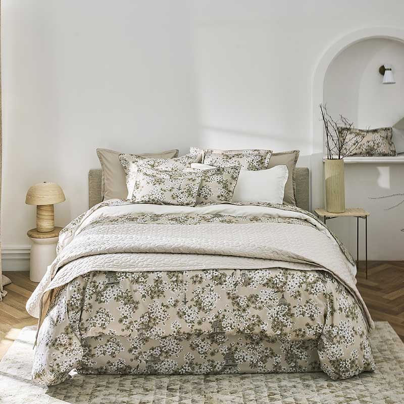 Fine Fleur 4 Piece Bedding Set