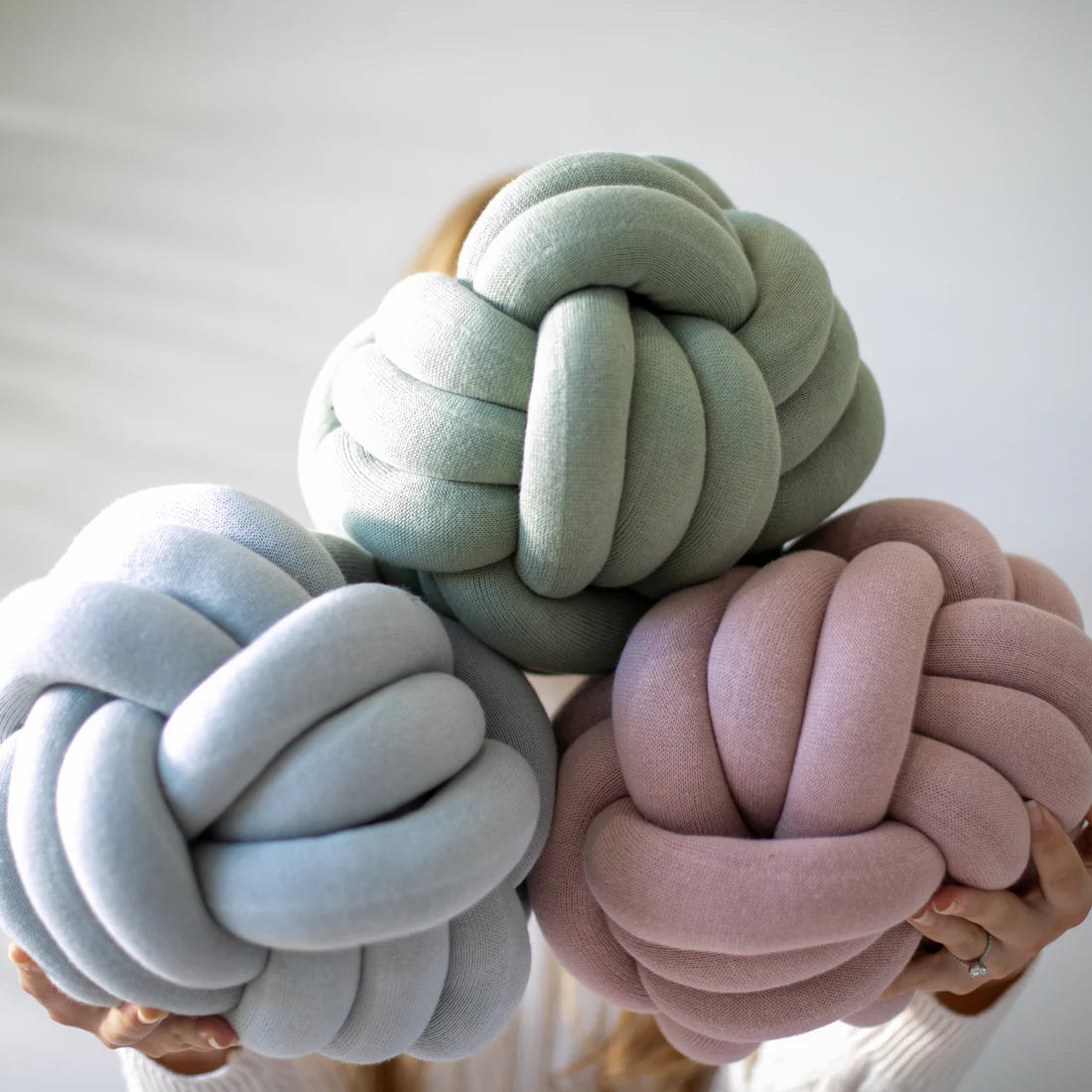Knot Pillow - Soft Mint