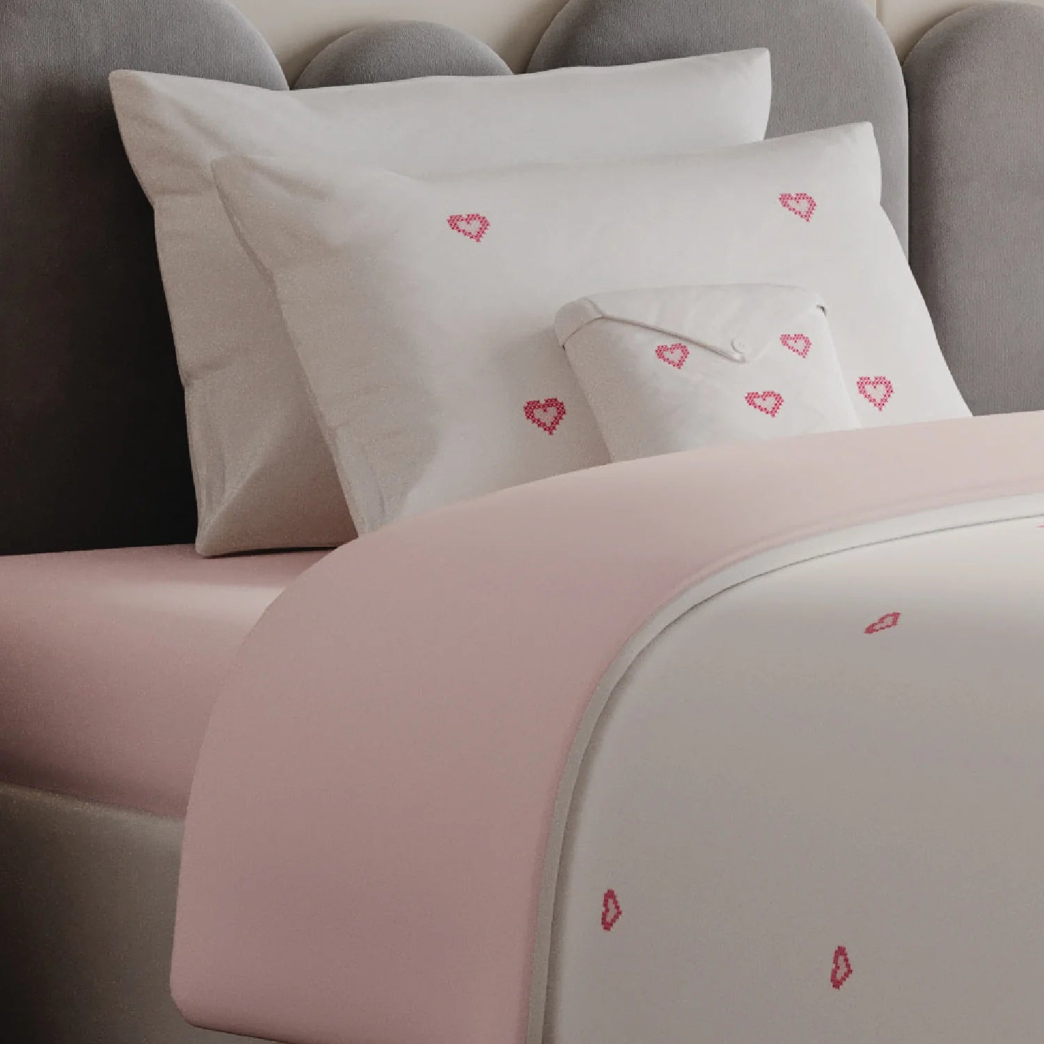 The Paloma 4 Piece Bedding Set