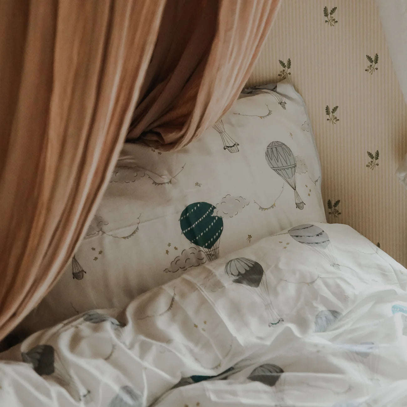 Touch The Sky 3 Piece Bedding Set