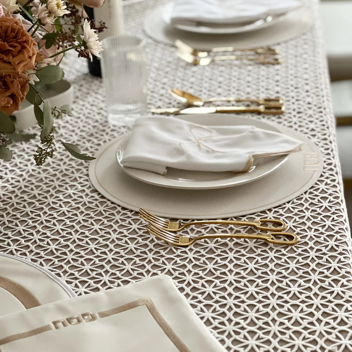 Hamptons Lattice Overlay Tablecloth