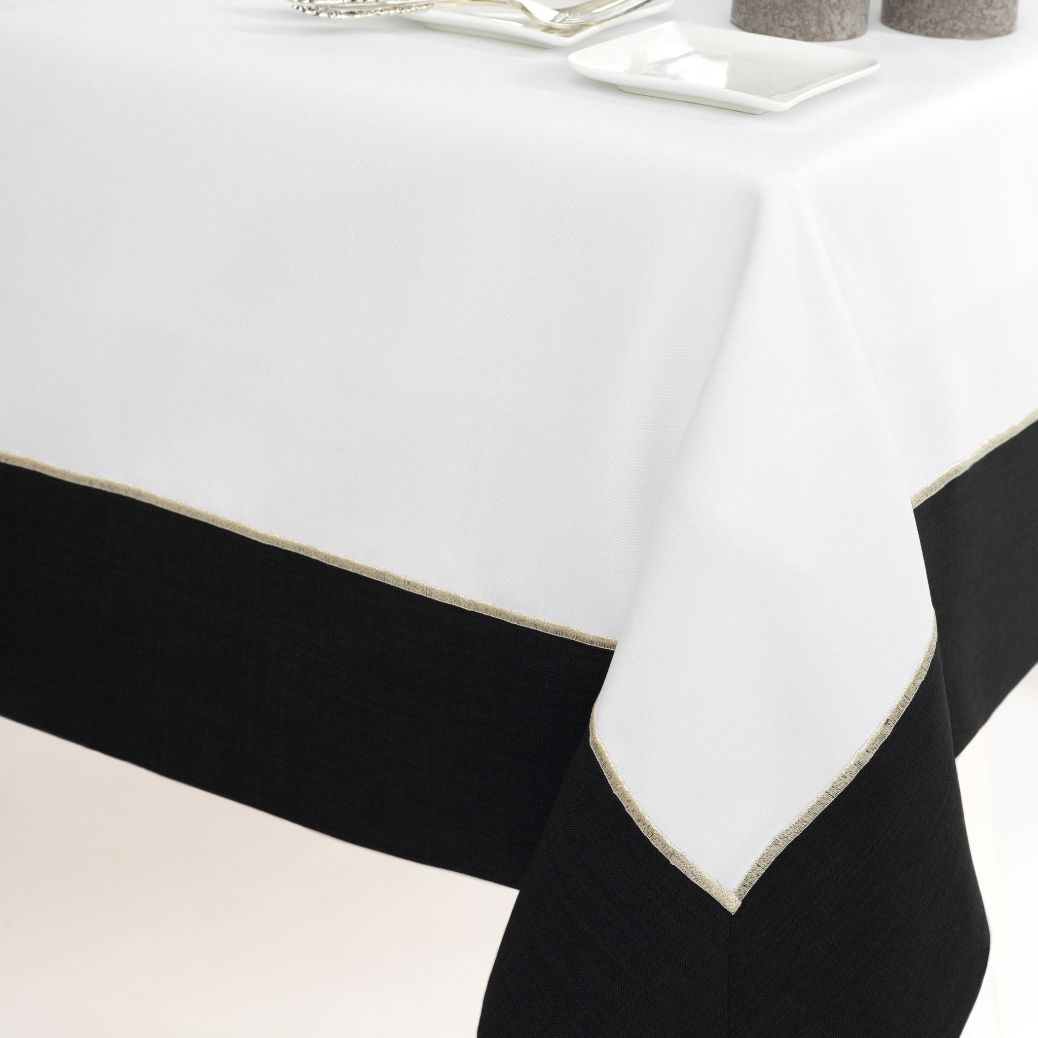 Balfour Crest Tablecloth - Black Style main image 1