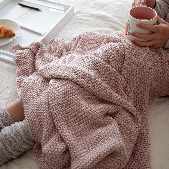 Marlled Pink Throw - Elegant Linen