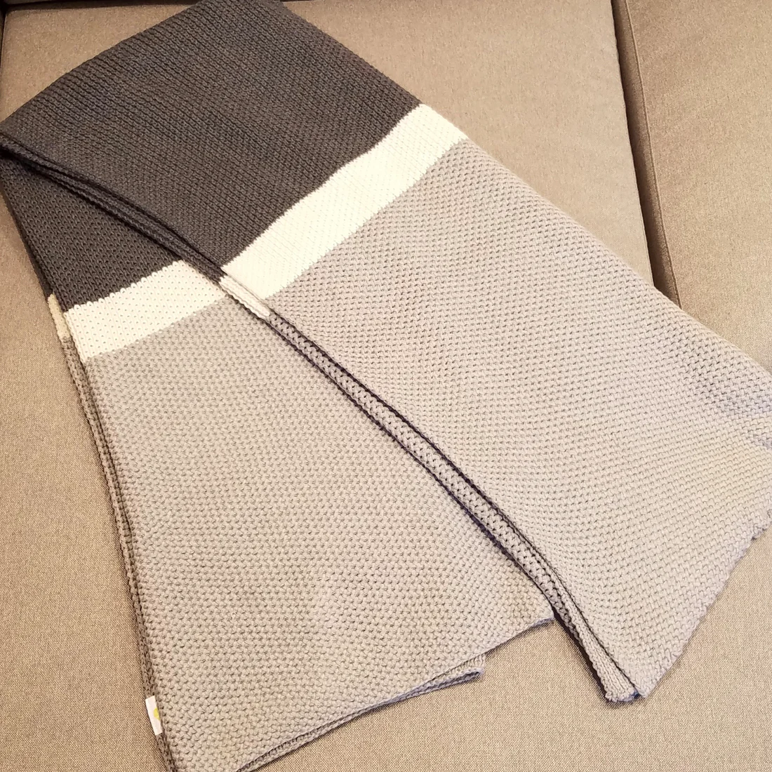 Citra Grey/Ivory Throw