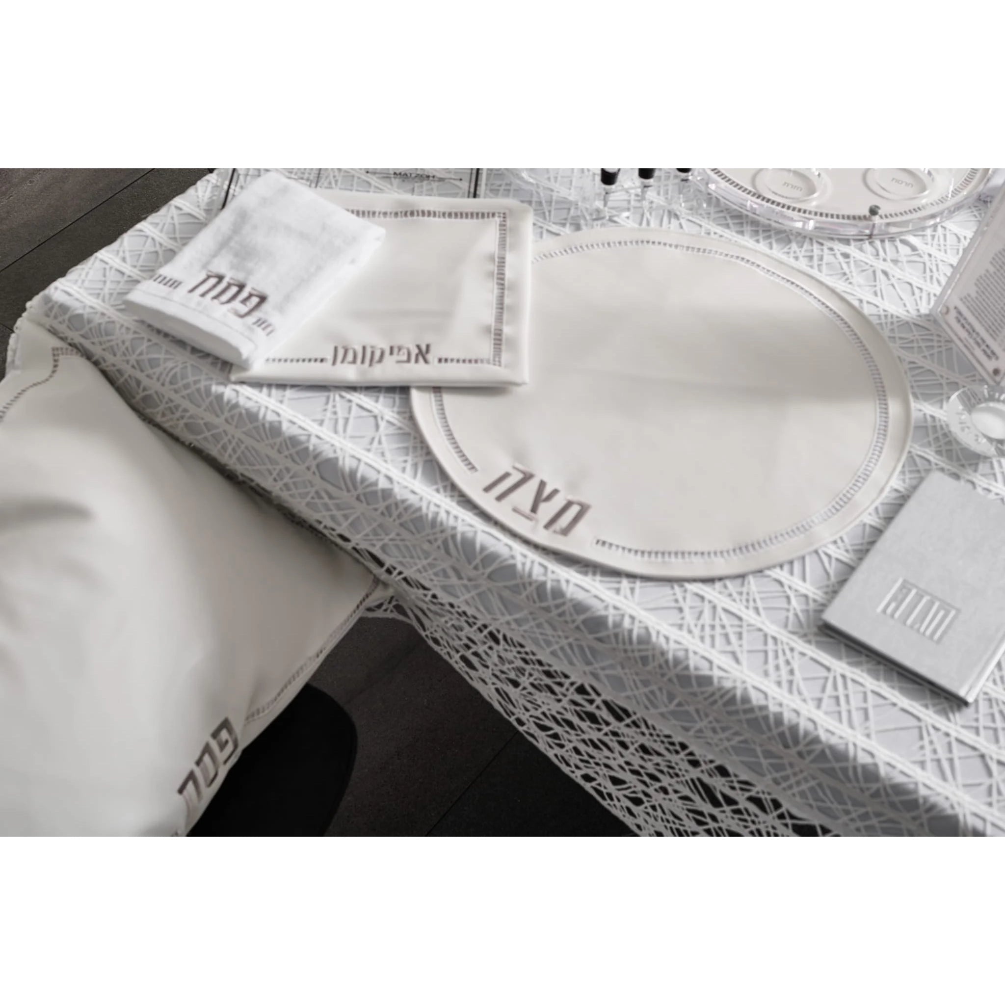 Hemstitched Pesach Set