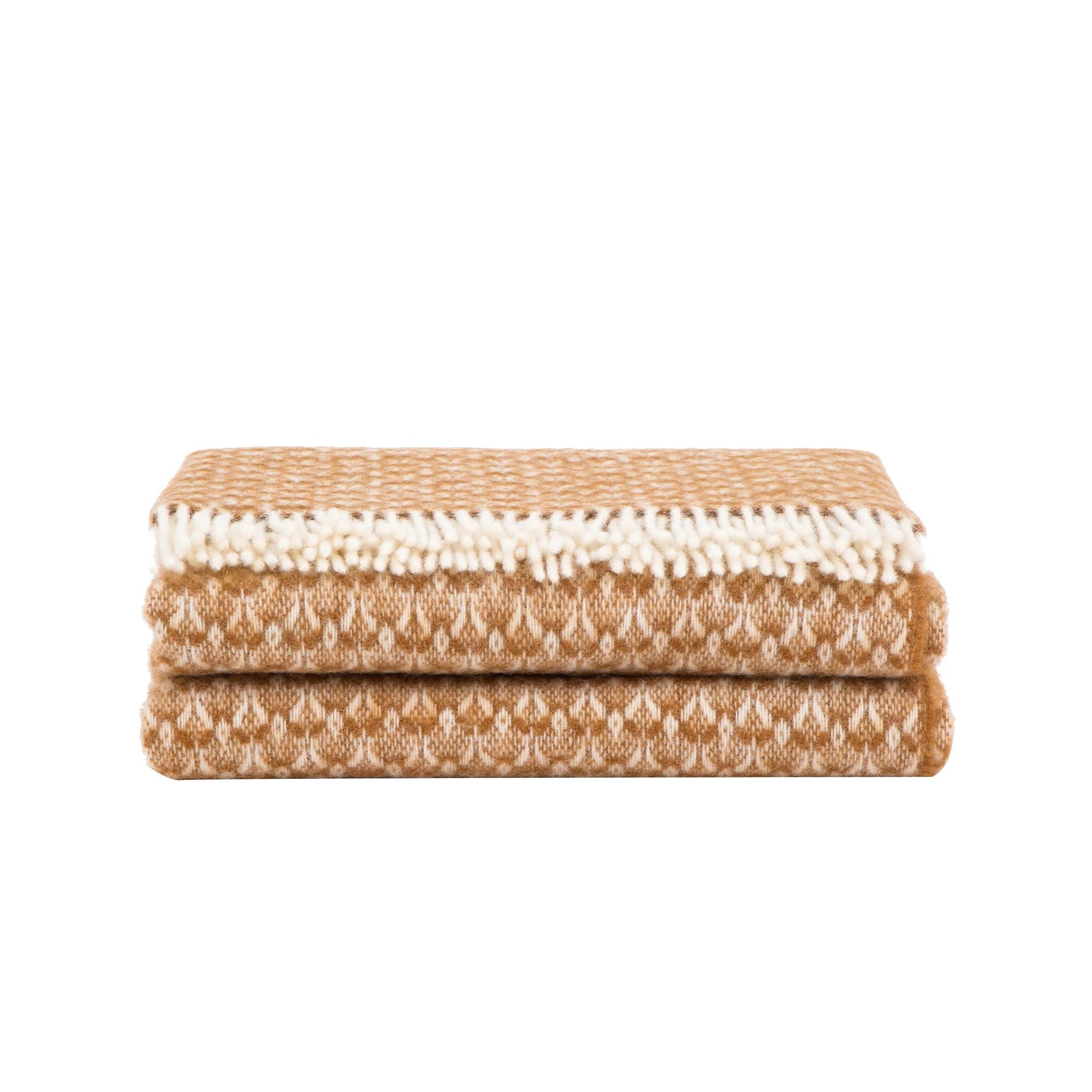 Braies T Virgin Wool Plaid Throw - Elegant Linen