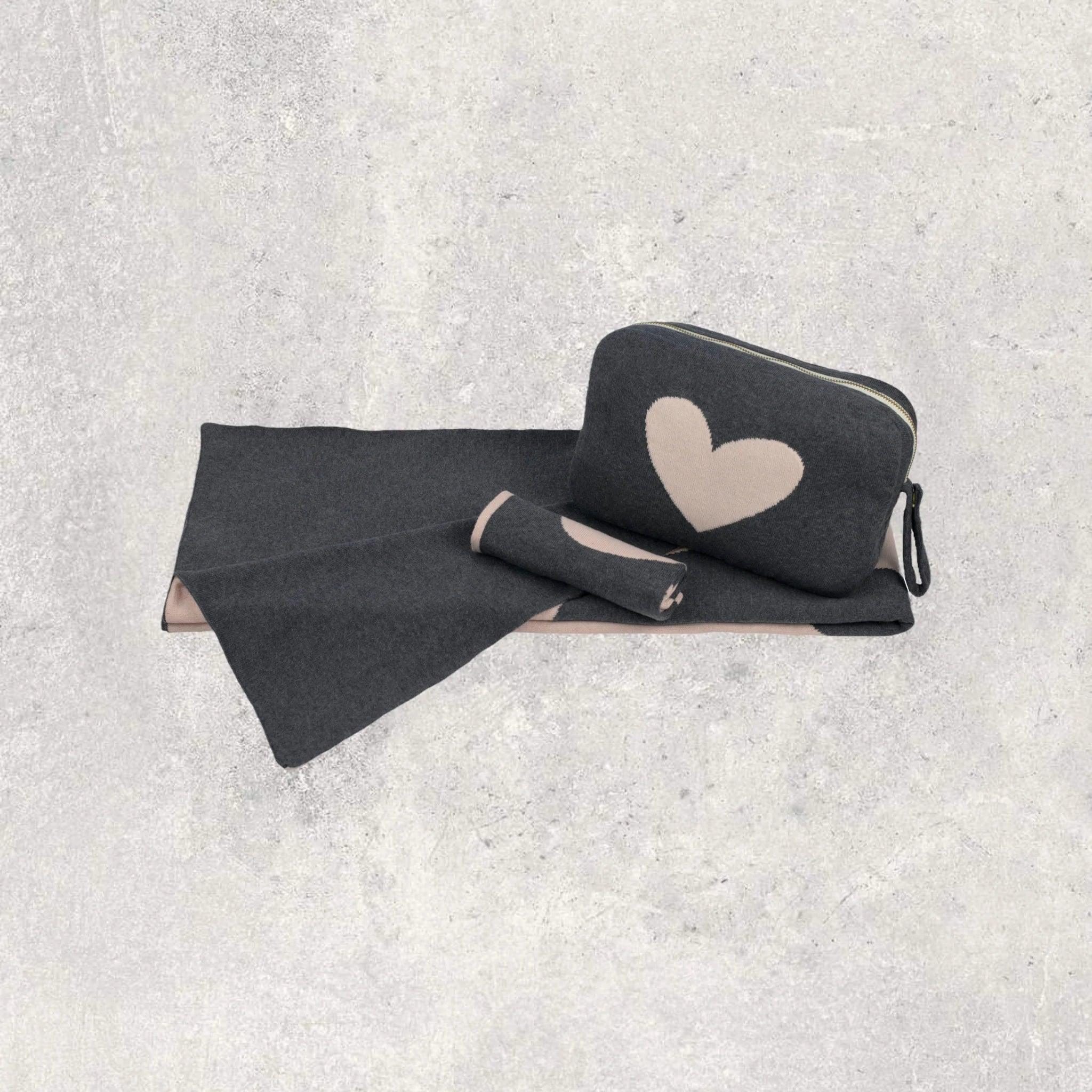 Heart Dark grey/Baby pink Travel Set - Elegant Linen