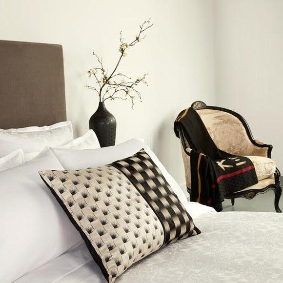 Kat Throw - Elegant Linen