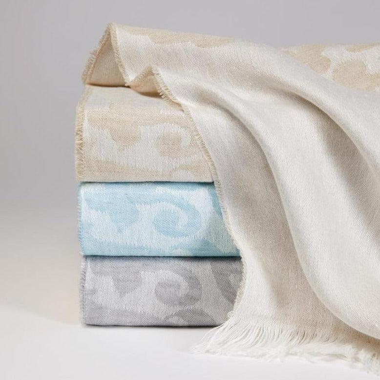 Lassia Throw - Elegant Linen