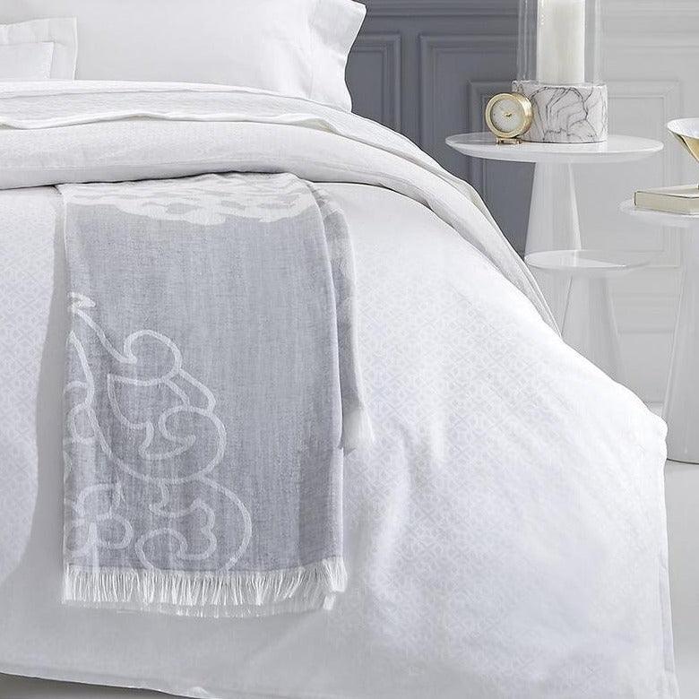Lassia Throw - Elegant Linen