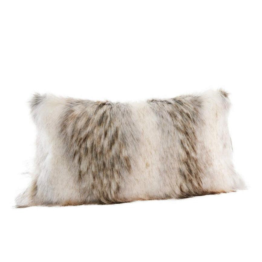 http://elegantlinen.com/cdn/shop/products/limited-edition-tundra-wolf-pillow-elegant-linen.jpg?v=1700171995