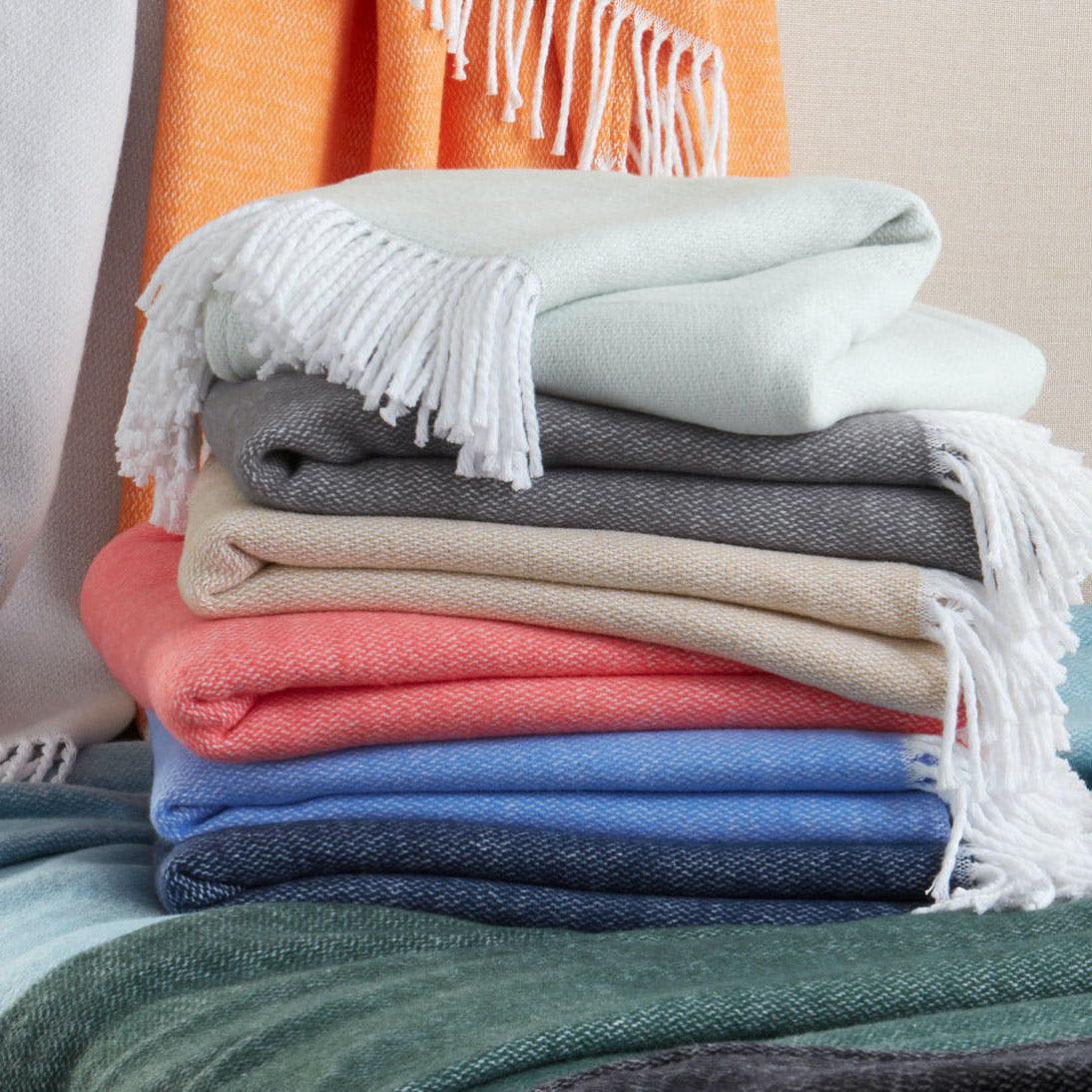 Pezzo Throw - Elegant Linen
