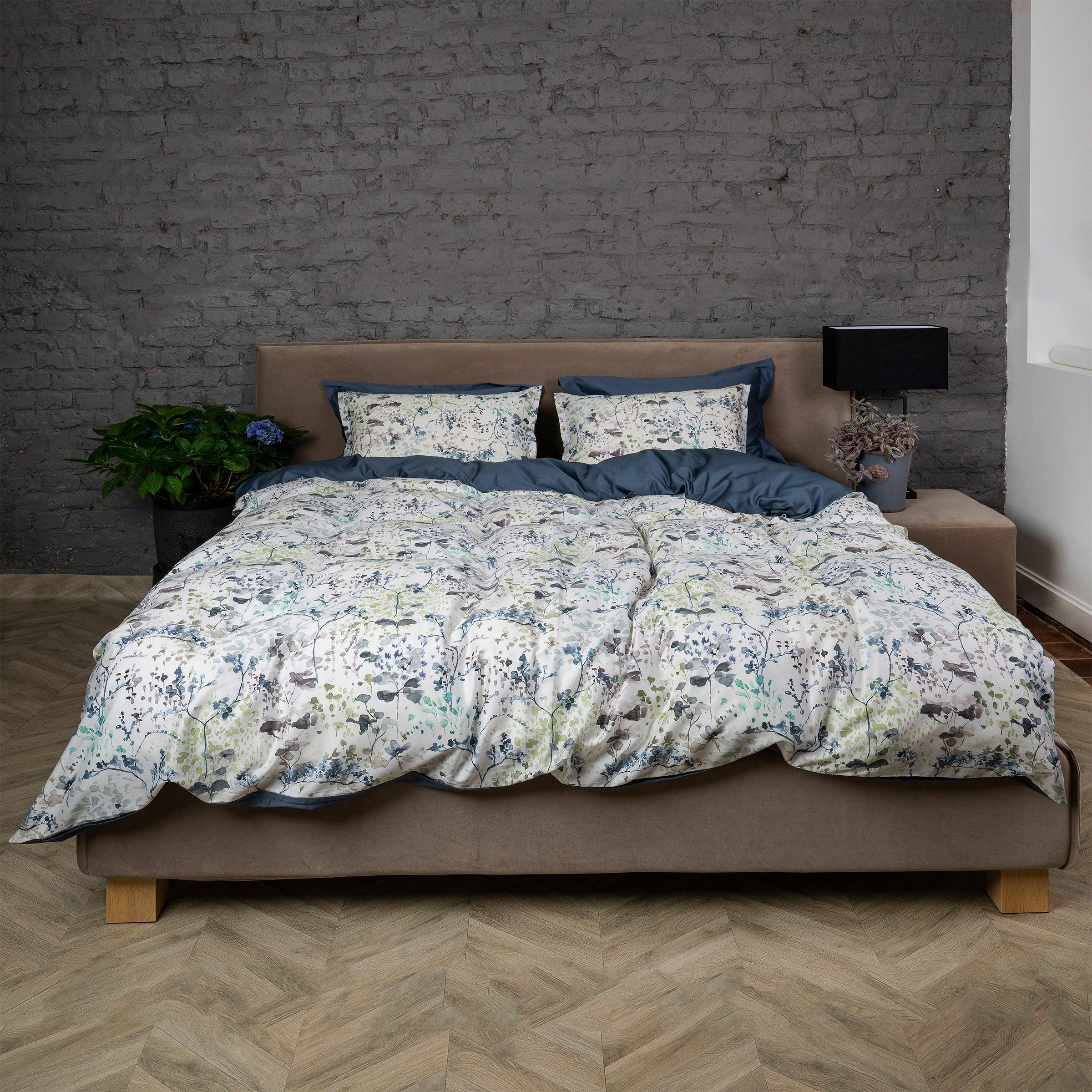 Silky Poems 4 Piece Bedding Set - Elegant Linen