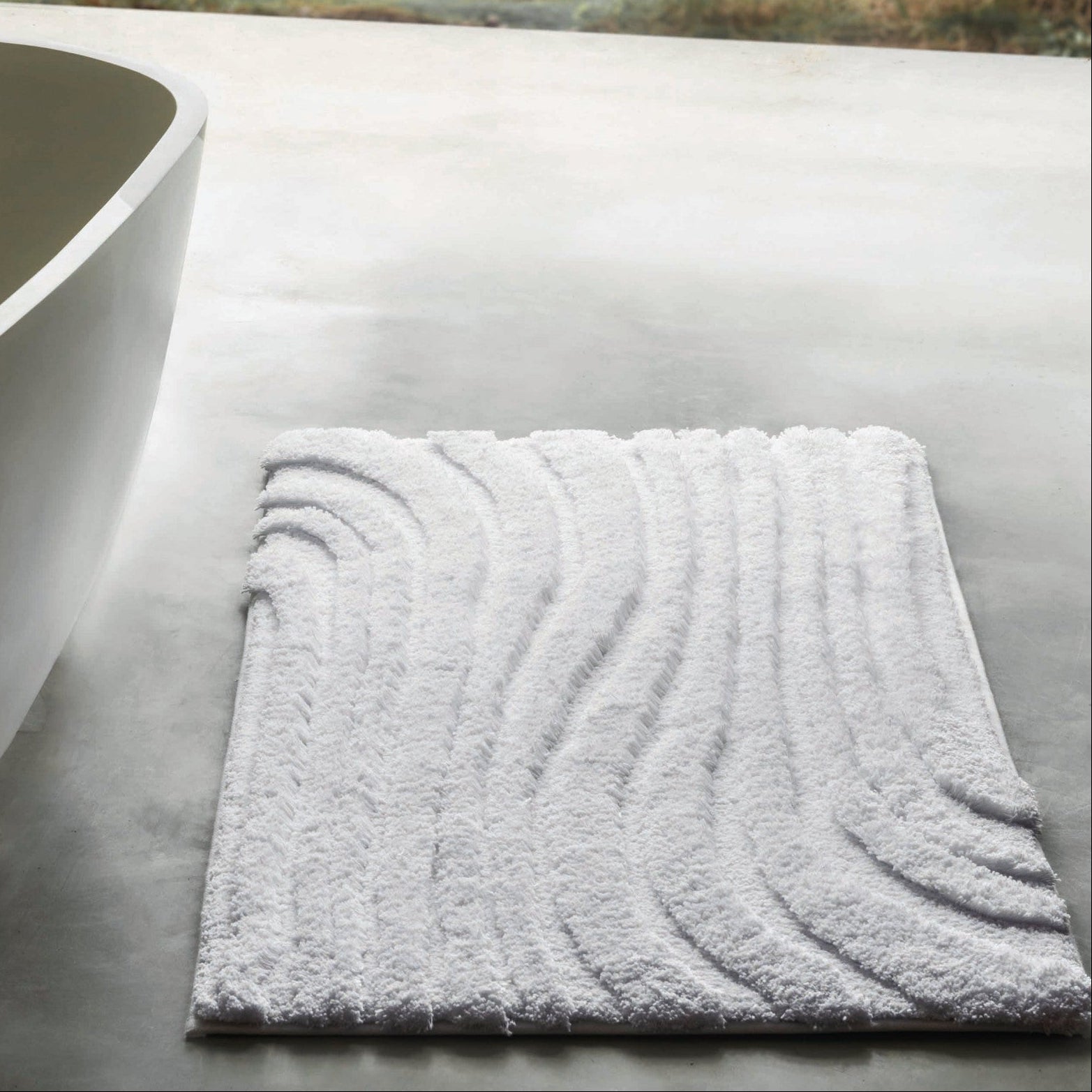 Linea Bath Rug