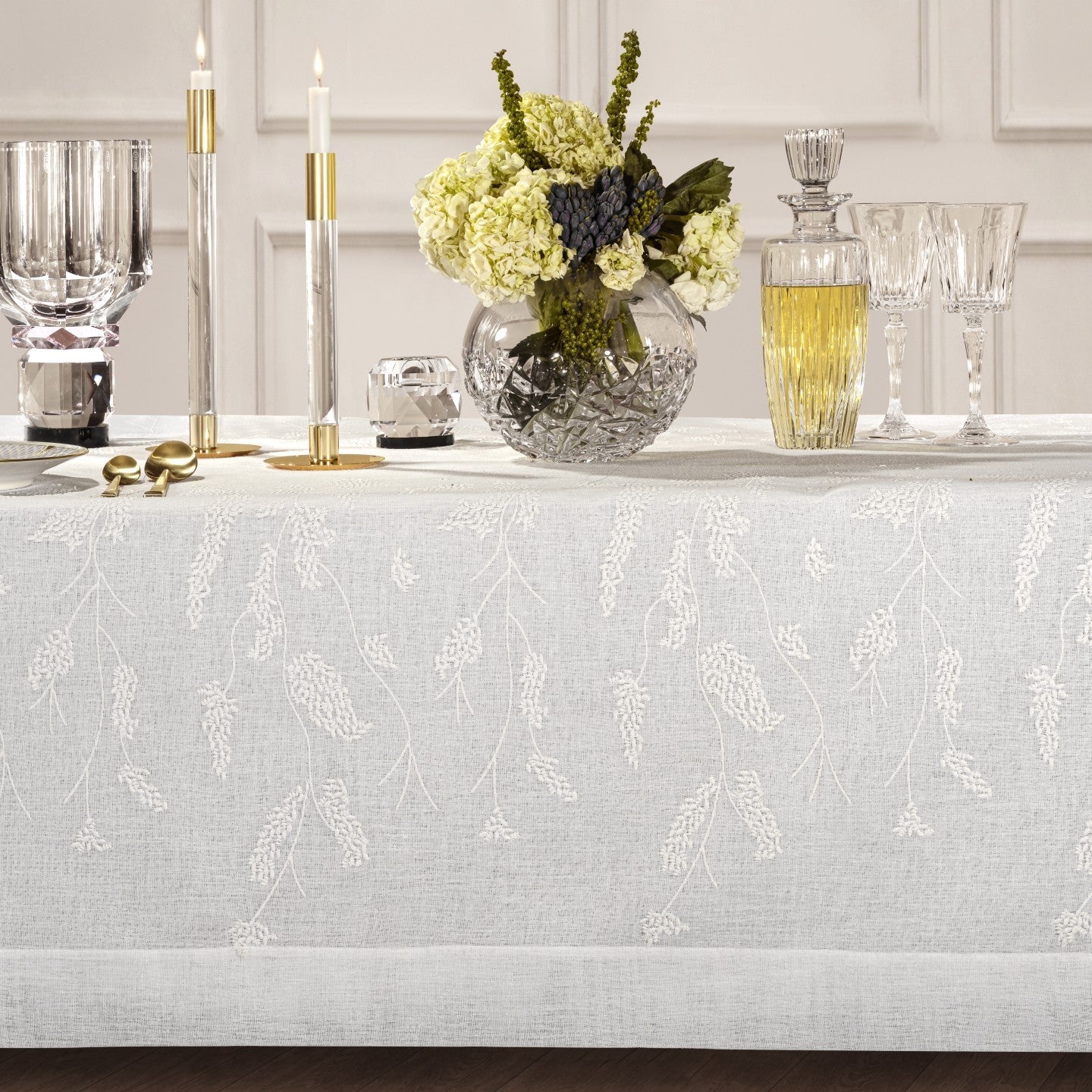 Vine White Tablecloth