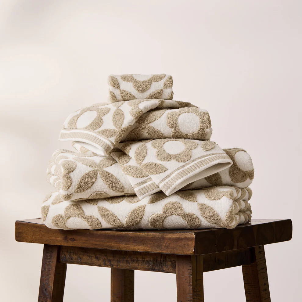 Daisy Geo Towels