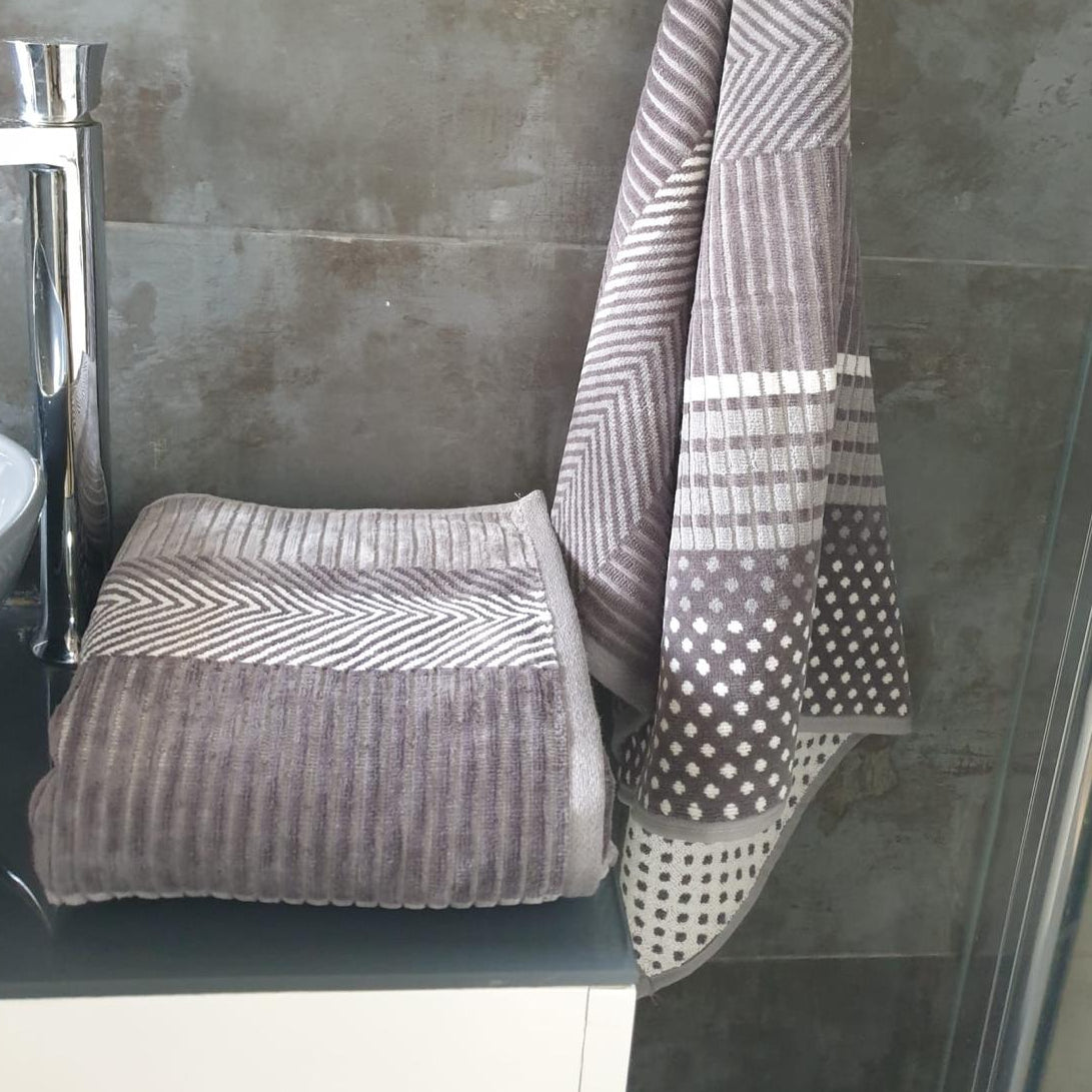 Hug and Home Hand Towels