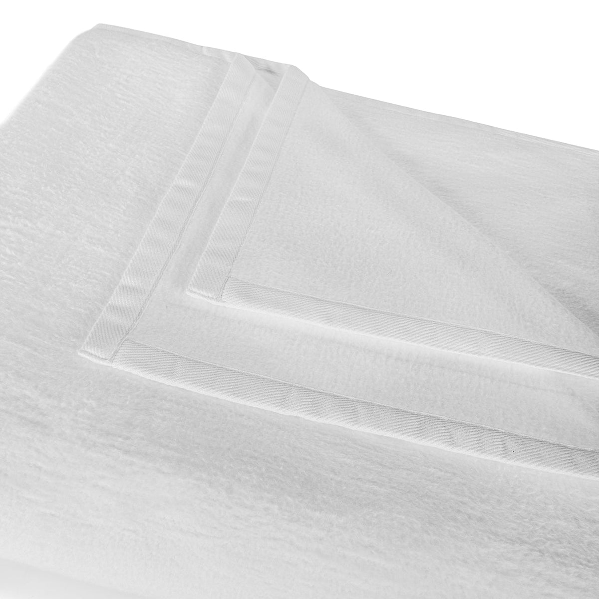 Finnley Quilt and Shams