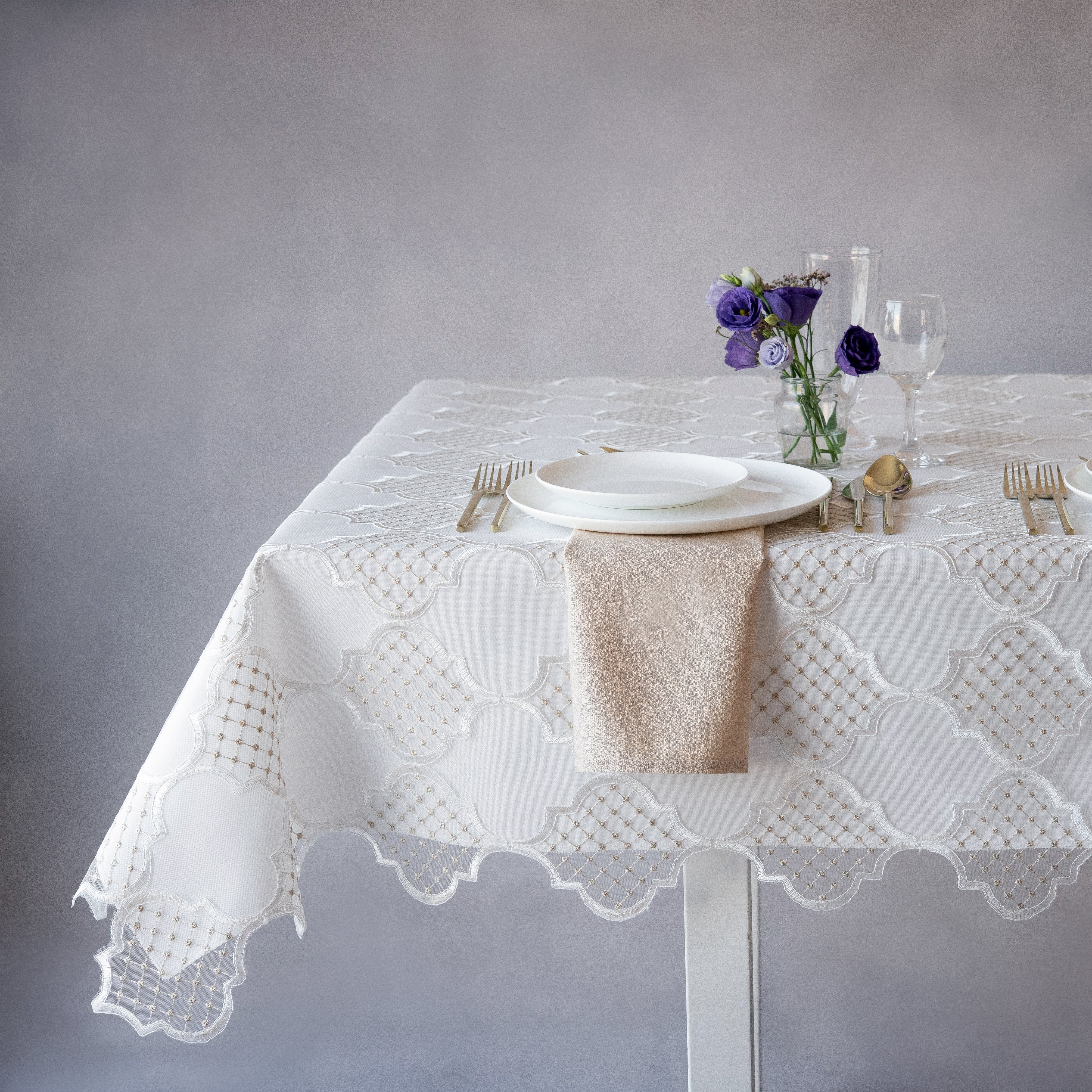Kingston Tablelcloth