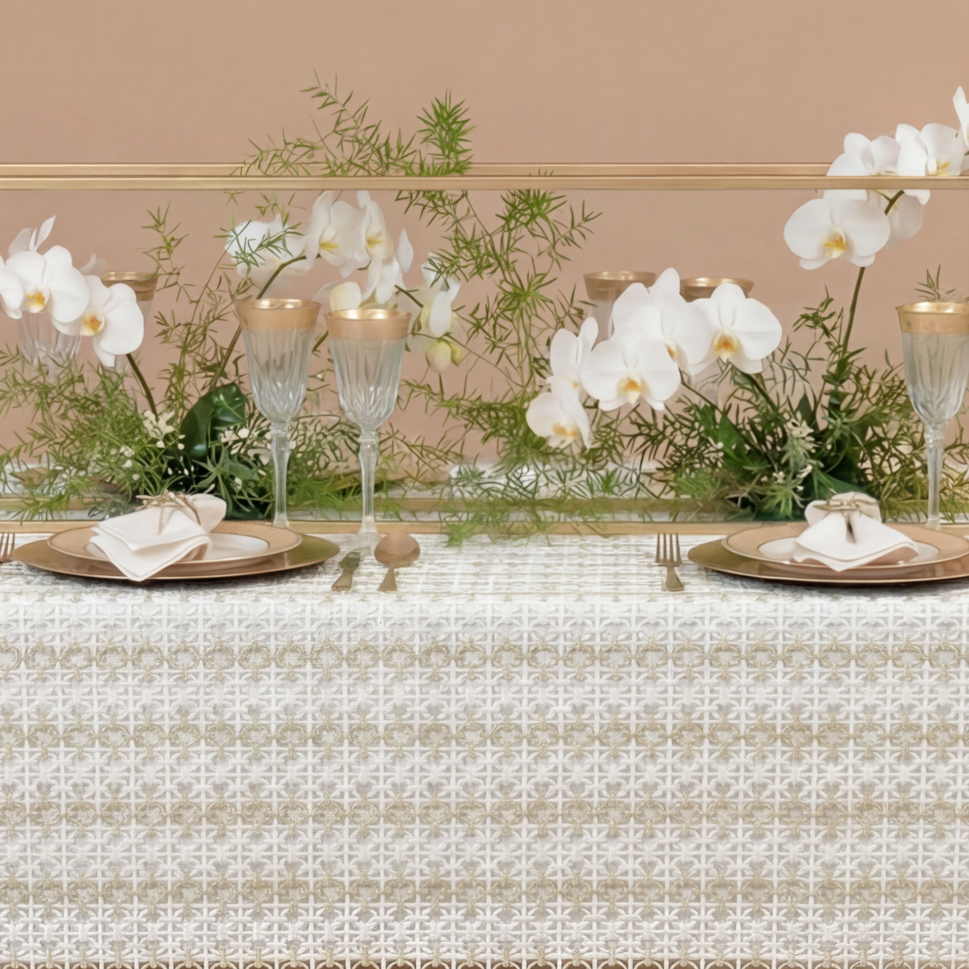 Monorola White-Gold Tablecloth