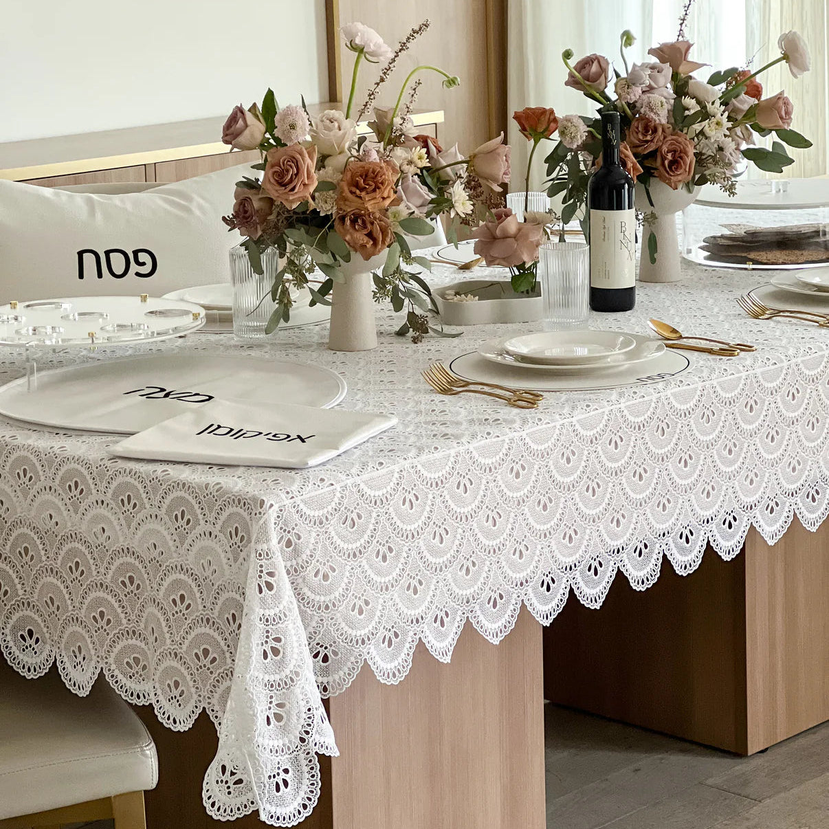 Pendant Lace Tablecloth