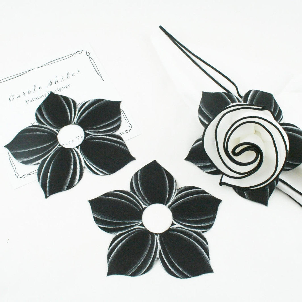 Bouquet Napkin Ring - Black/White