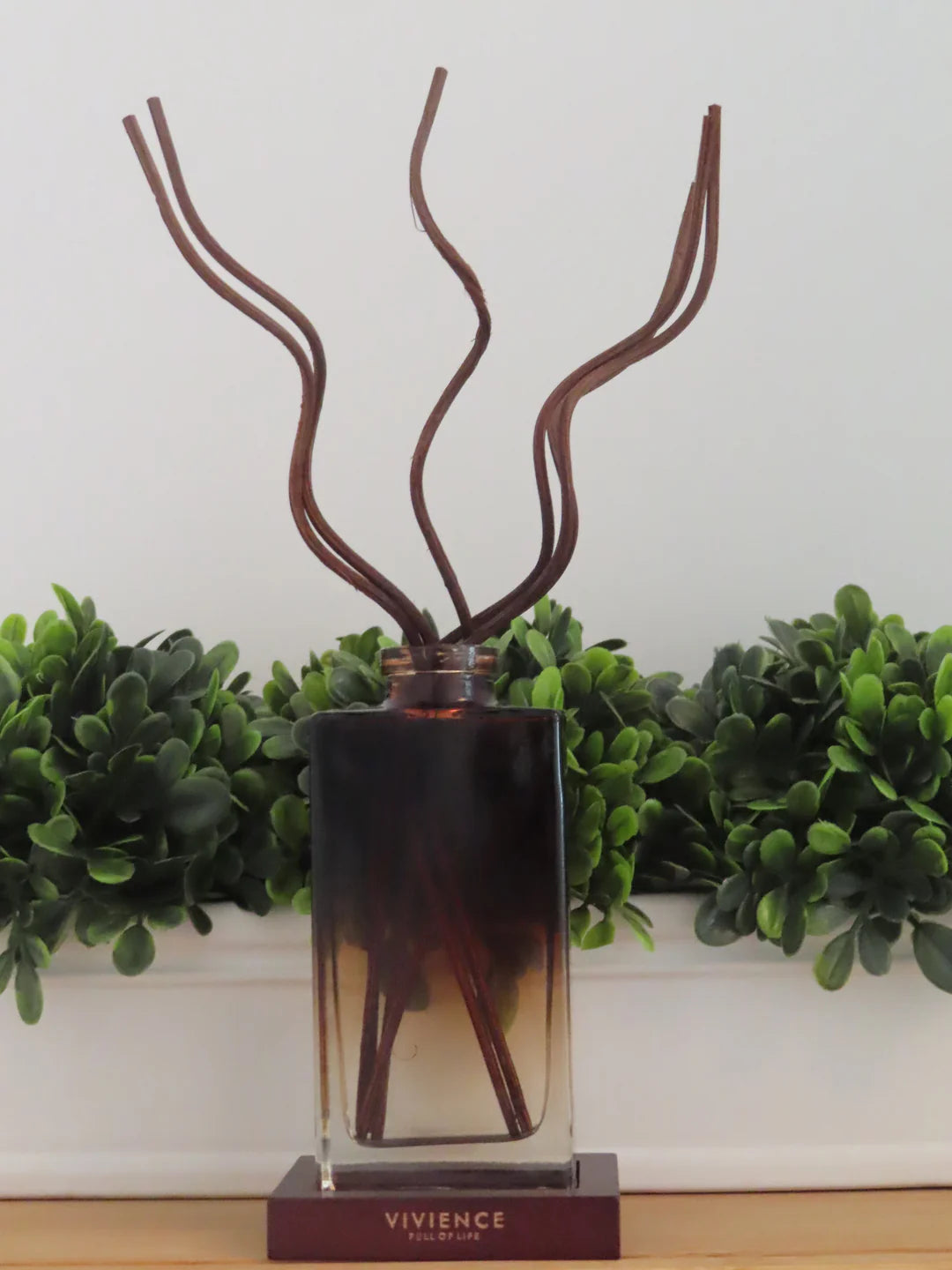 Reed Diffuser with Black Curvy Reeds and Wooden Tray