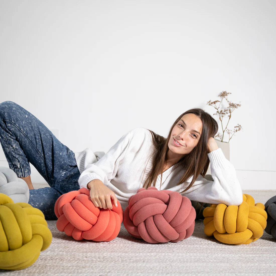 Knot Pillow - Dusty Sand