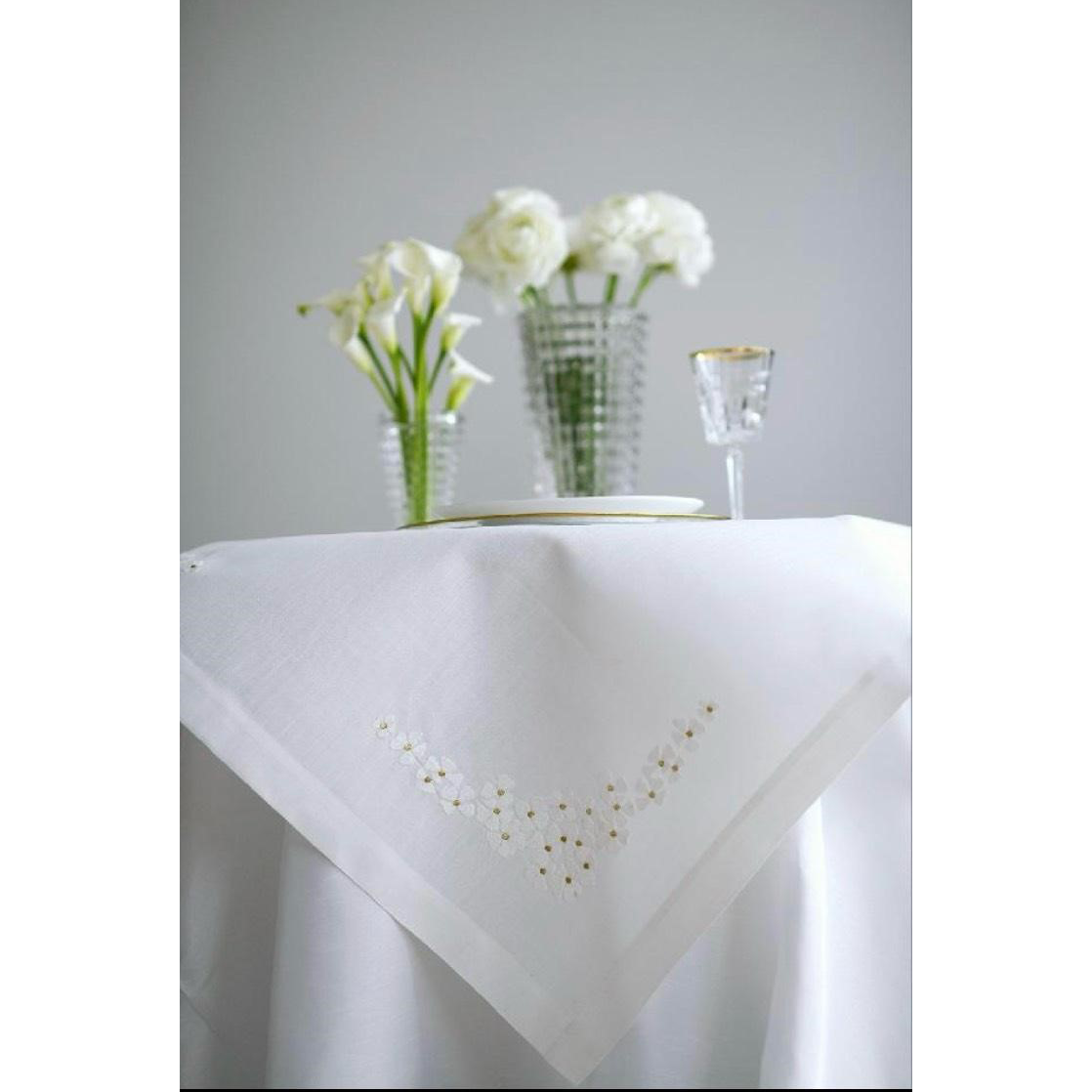 Cosmos White & Gold Tablecloth