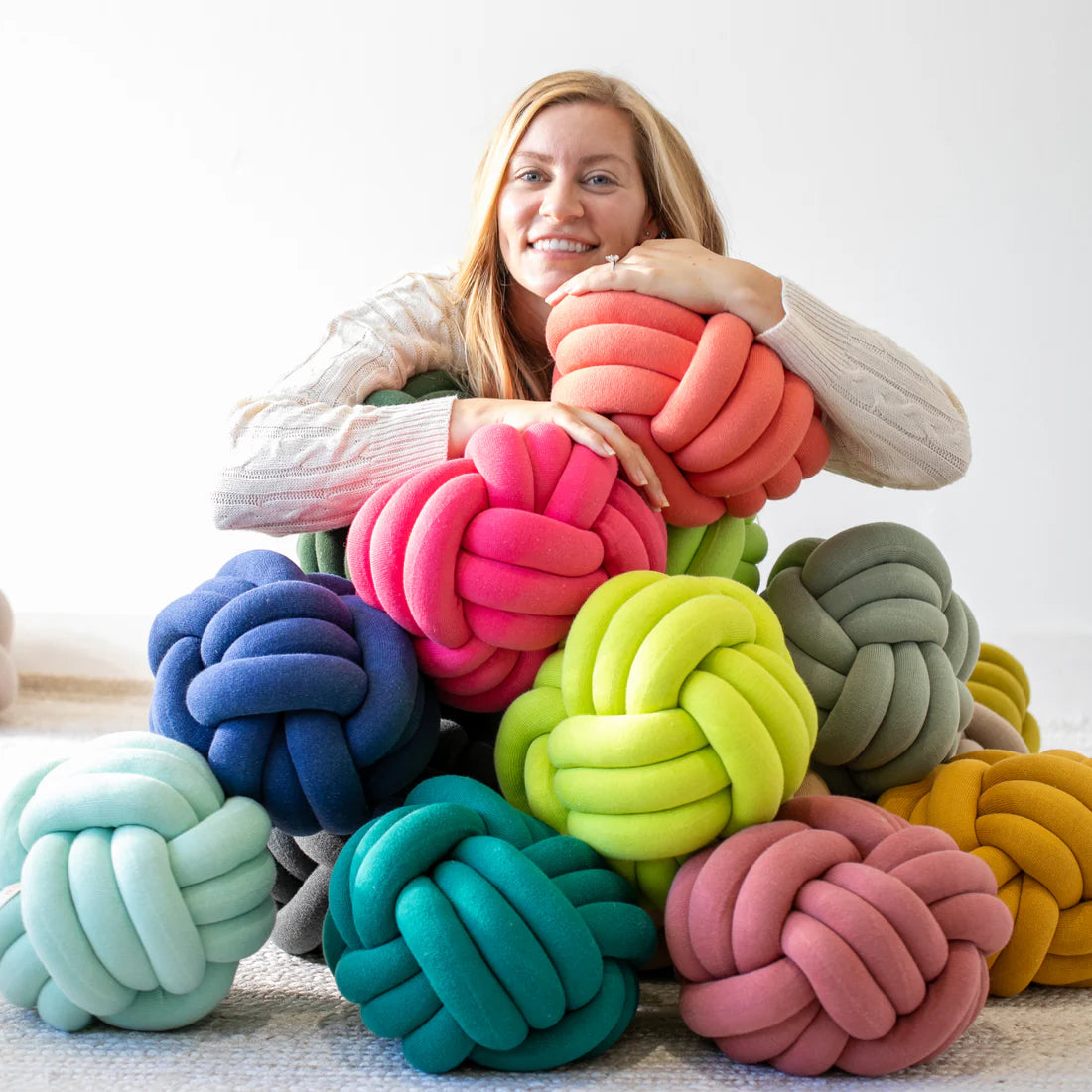 Knot Pillow- Neon Pink