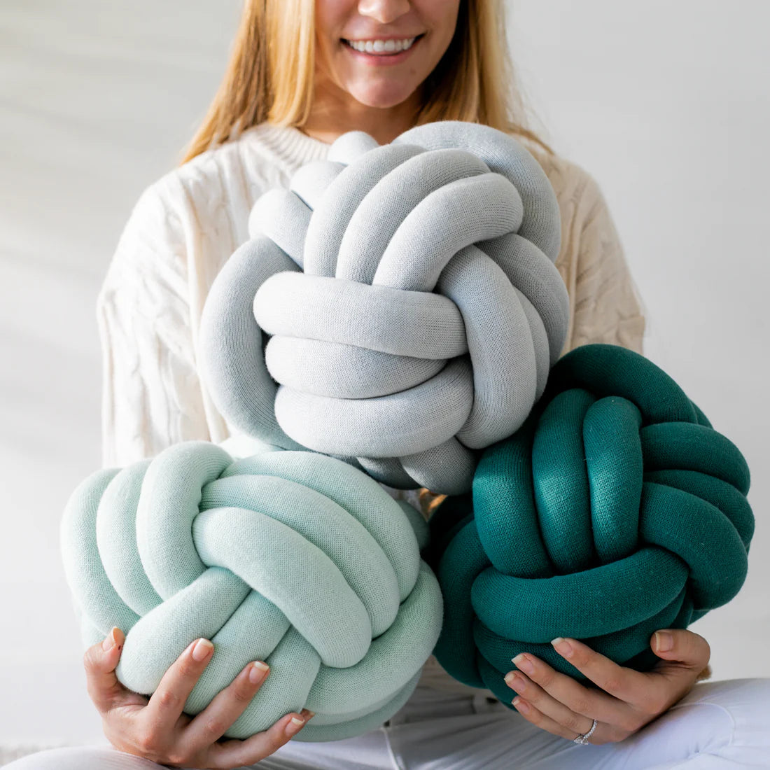 Knot Pillow - Neptune Mint