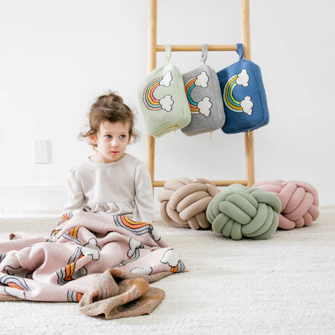 Knot Pillow - Soft Mint