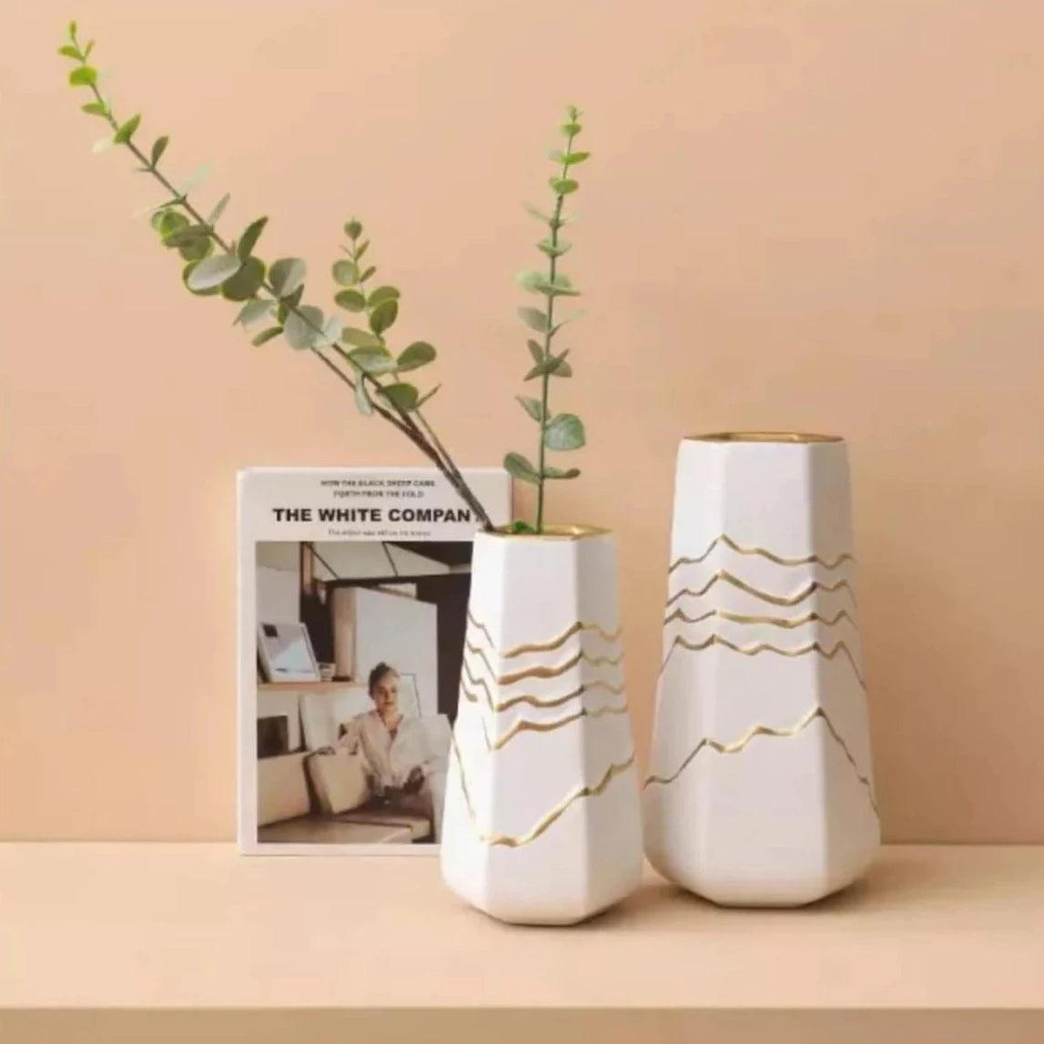 Elegant White/Gold Wave Vase - Elegant Linen