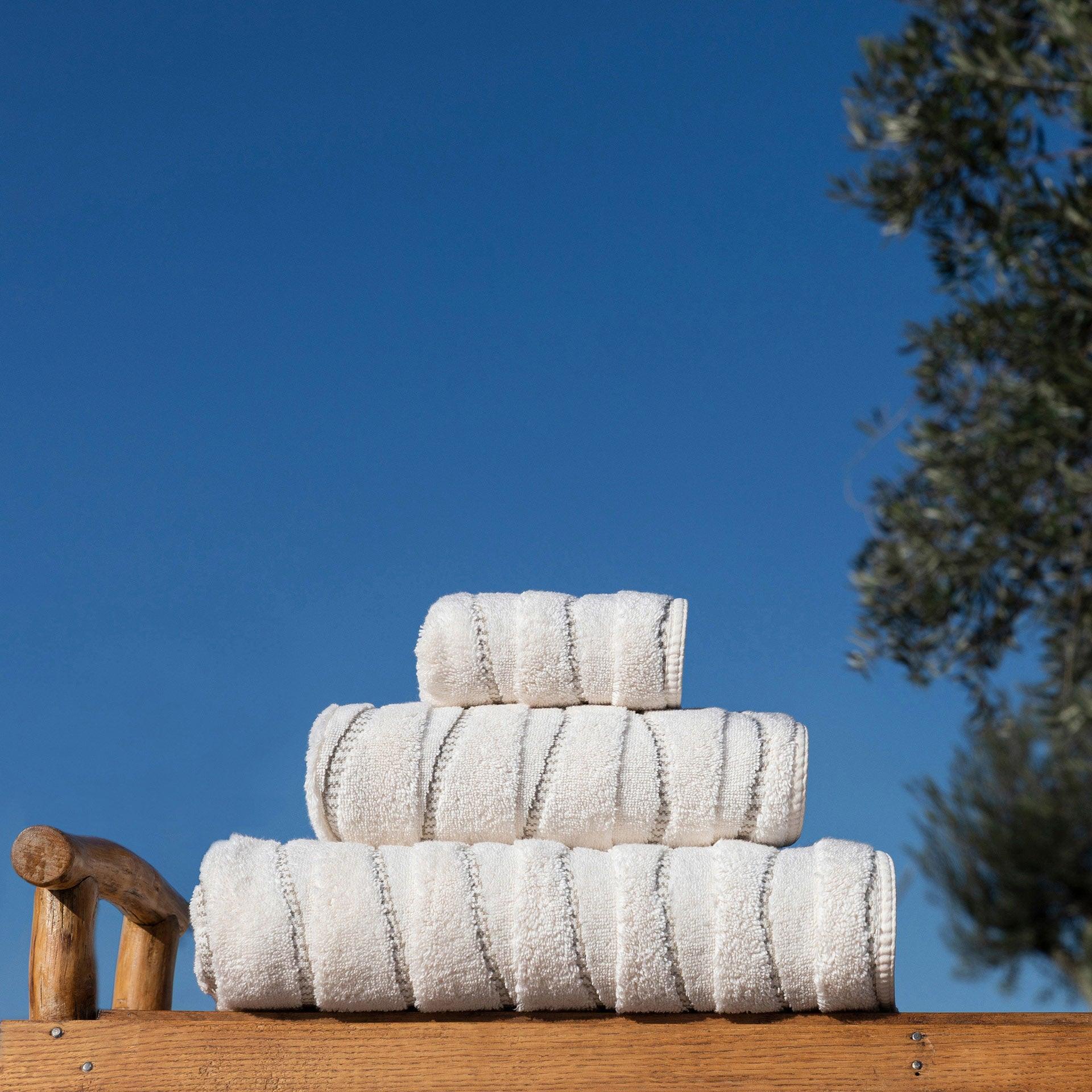 Opera Towels - Elegant Linen