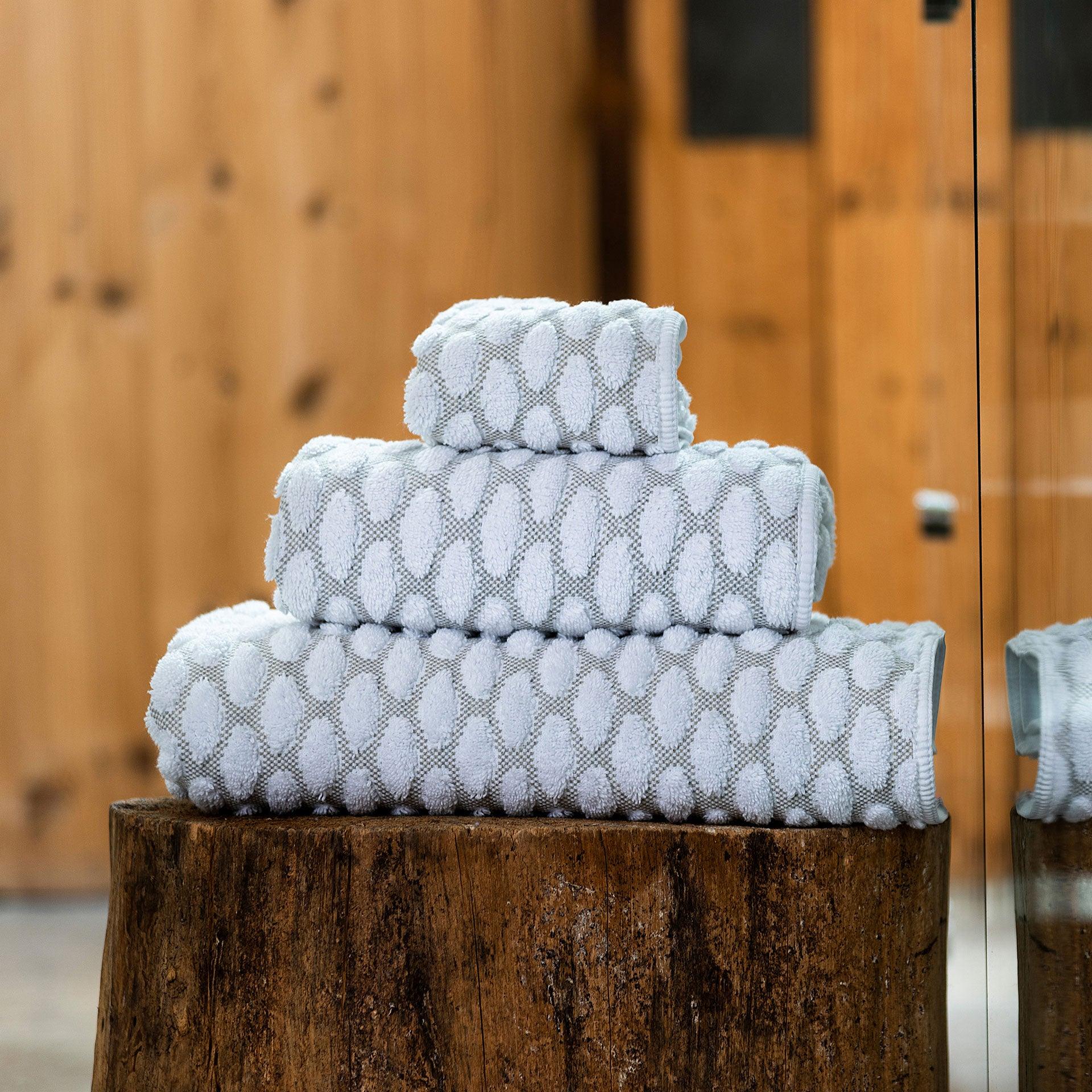 Petalo Towels - Elegant Linen