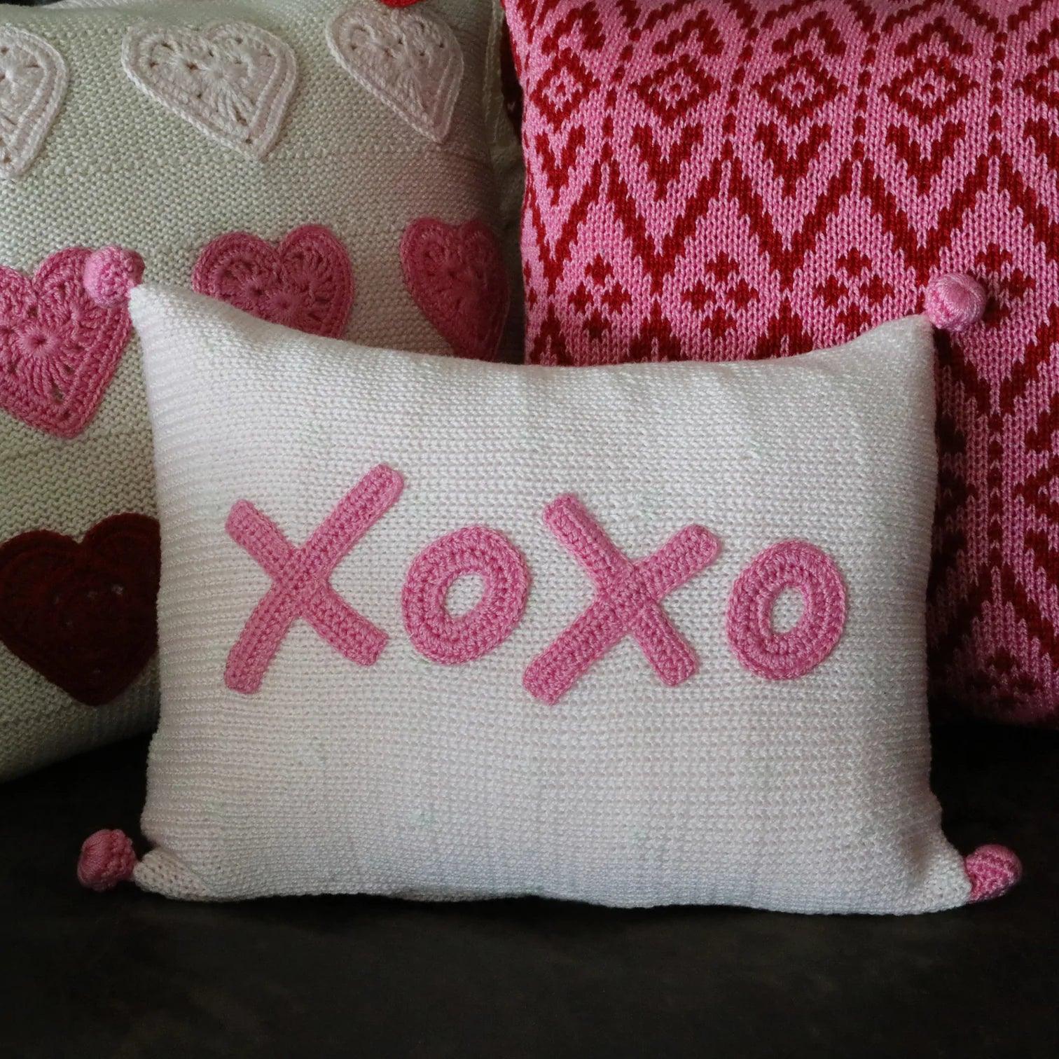 XOXO Mini Pillow, pink - Elegant Linen